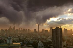 Inquinamento atmosferico e sistemi di fissaggio: come proteggere le connessioni critiche dall’aggressività ambientale